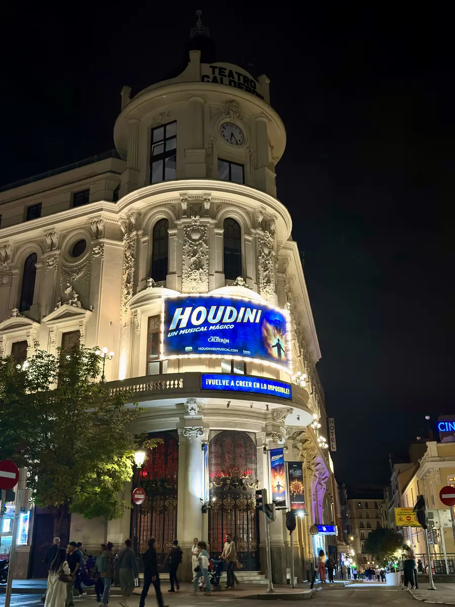 Manuel Alcalde — Houdini el Musical, Teatro Calderón